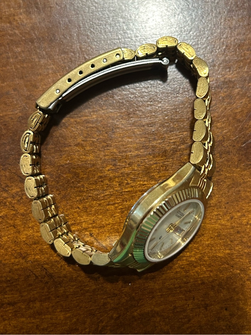 Vintage Women’s Citizen Quartz Gold Tone Mother Of Pearl Dial 25mm Running - Picture 3 of 5
